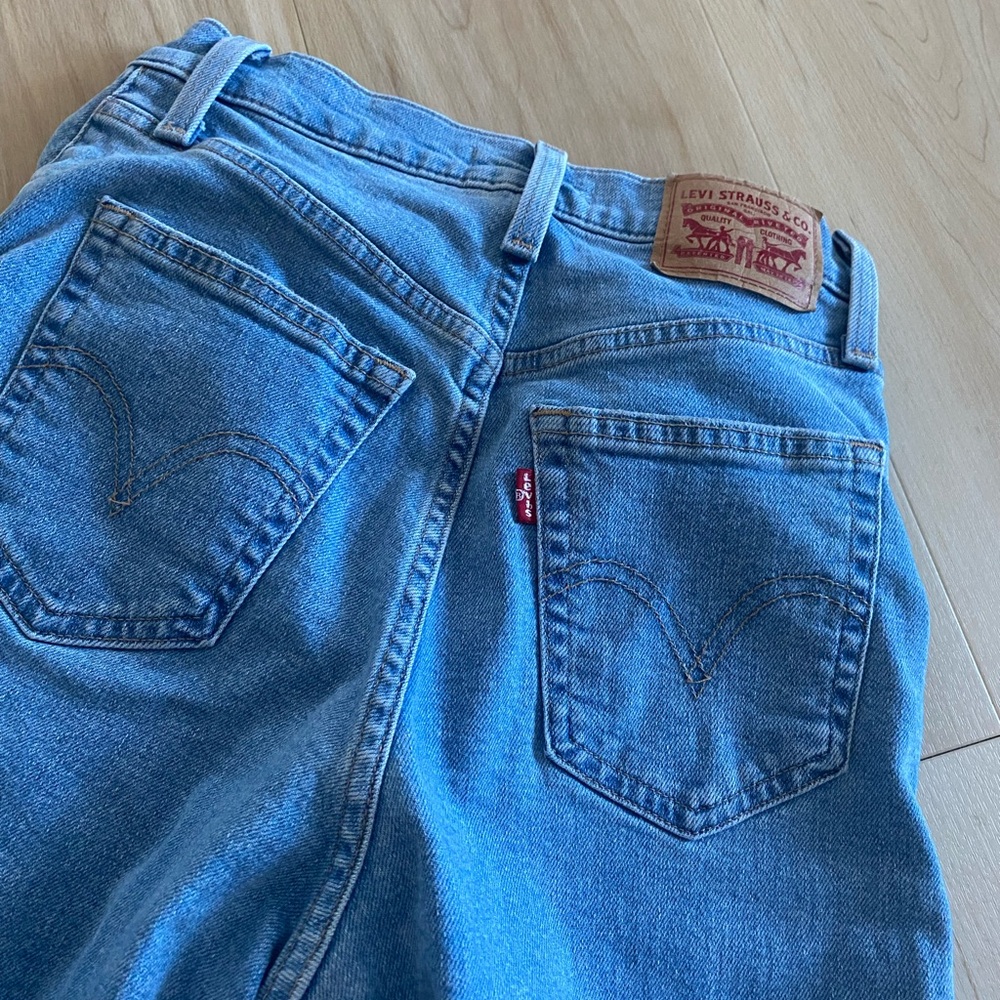 Levi’s denim / high waisted mom fit